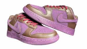 Nike S B Dunk Low City of Love
