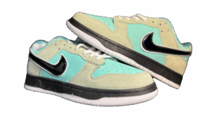 Nike S B Dunk “Tiffany Lobster”